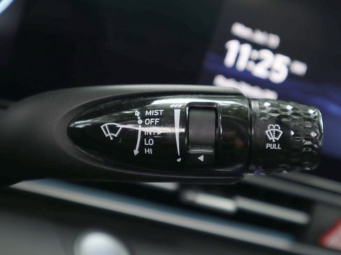 Used 2023 Hyundai Elantra Limited FWD image 21