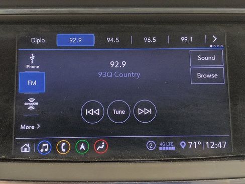 Used 2021 Buick Enclave Essence w/ Sound and Sites Package FWD image 25