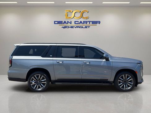 Used 2022 Cadillac Escalade ESV Sport AWD/4WD image 6