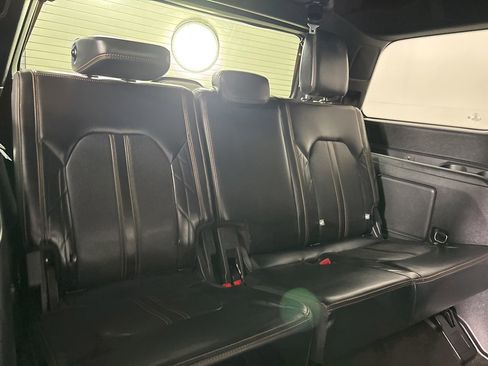 Used 2023 Ford Expedition Platinum image 30