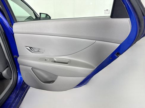 Used 2022 Hyundai Elantra SEL FWD image 28