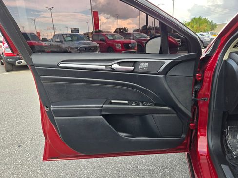 Used 2019 Ford Fusion Titanium AWD/4WD image 21