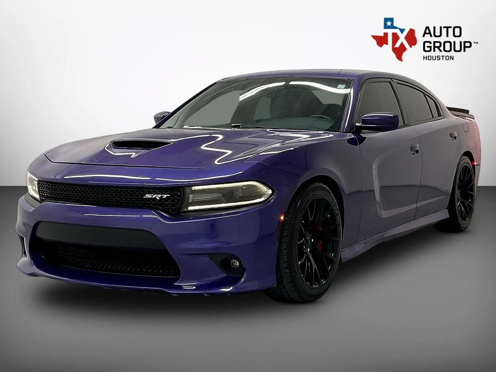 Used 2016 Dodge Charger SRT RWD image 4