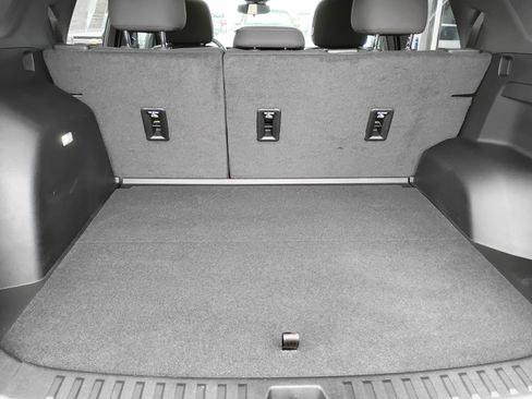 Used 2025 Chevrolet Equinox LT FWD image 22