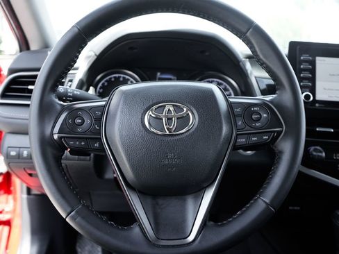 Used 2022 Toyota Camry SE w/ Convenience Package FWD image 19