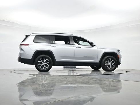 Used 2025 Jeep Grand Cherokee L Limited AWD/4WD image 34