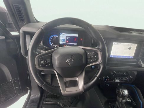 Used 2022 Ford Bronco Black Diamond image 14