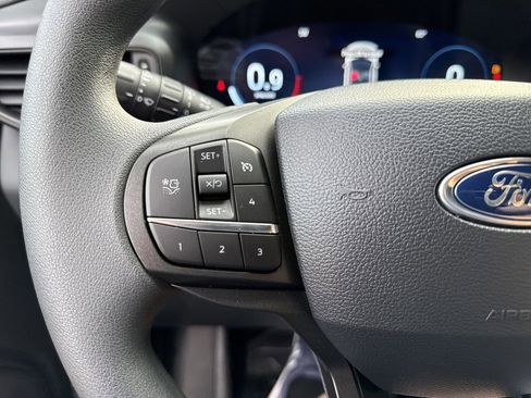 New 2025 Ford Explorer Base image 16