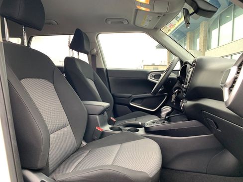 Used 2025 Kia Soul LX w/ LX Technology Package image 34