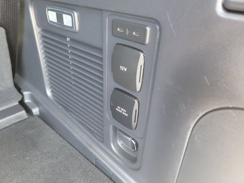 Used 2025 Ford Expedition Active AWD/4WD image 10