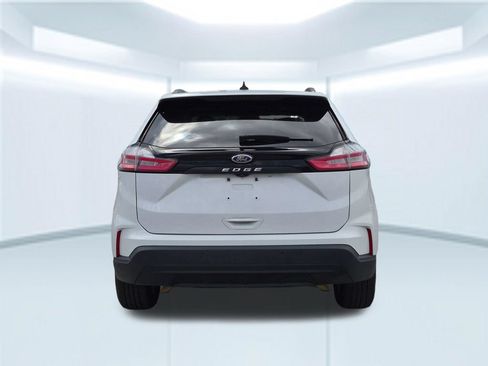 Used 2021 Ford Edge SE FWD image 5
