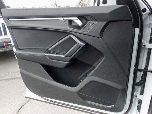 Used 2025 Audi Q3 2.0T Premium w/ Convenience Package image 21