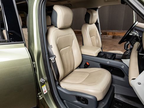 Used 2020 Land Rover Defender 110 HSE image 26