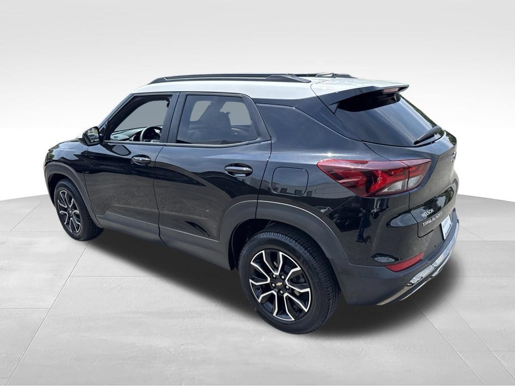 Used 2021 Chevrolet TrailBlazer ACTIV w/ Technology Package FWD image 6