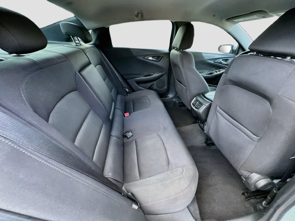 Used 2017 Chevrolet Malibu LT FWD image 30
