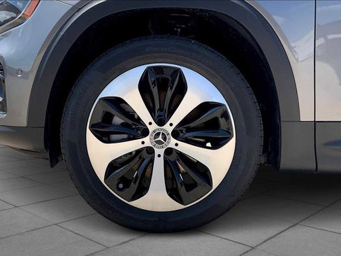 New 2025 Mercedes-Benz GLB 250 image 21