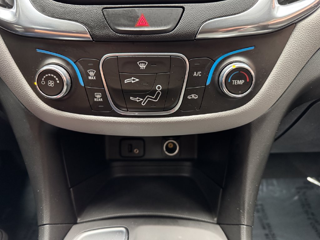 Used 2018 Chevrolet Equinox LS FWD image 19