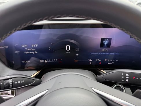 Used 2024 Buick Envision Avenir image 16