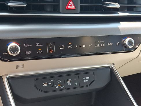 New 2026 Kia Carnival SX w/ SX Dark Edition Package FWD image 16