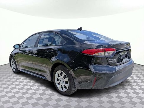 Used 2025 Toyota Corolla LE FWD image 6