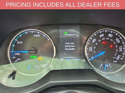 Used 2022 Toyota RAV4 XLE AWD/4WD image 9