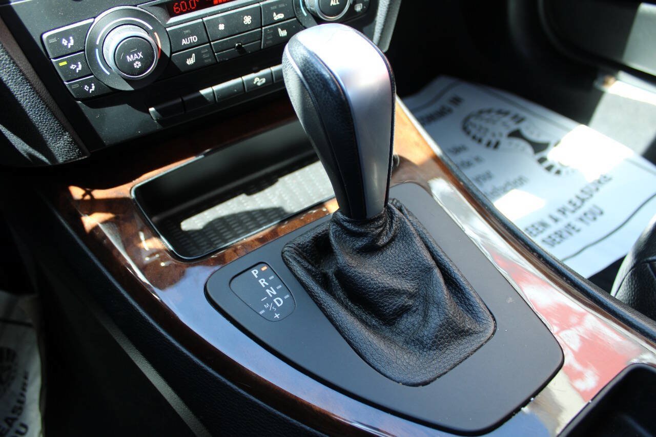 Used 2011 BMW 335i xDrive Sedan AWD/4WD image 20