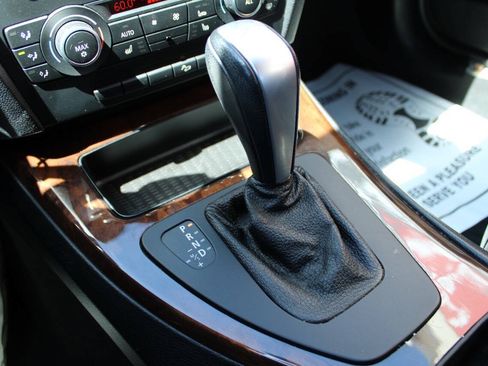 Used 2011 BMW 335i xDrive Sedan AWD/4WD image 20