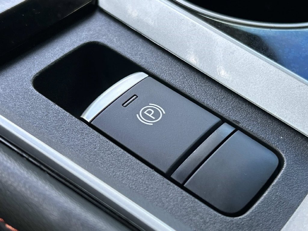 Certified 2024 Nissan Altima 2.5 SR AWD/4WD image 27
