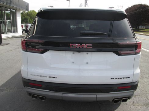 New 2025 GMC Acadia Elevation image 4