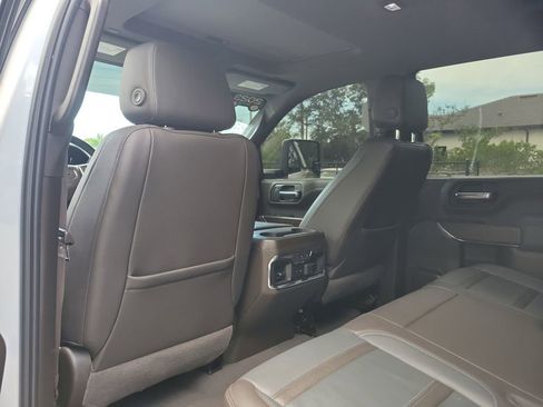 Certified 2023 GMC Sierra 2500 Denali w/ Denali Ultimate Package AWD/4WD image 15