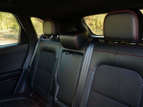 Used 2025 Ford Escape ST-Line image 18