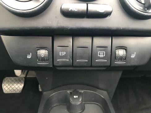 Used 2006 Volkswagen Beetle Convertible w/ Package 1 image 21