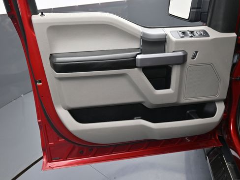 Used 2019 Ford F150 XLT w/ Equipment Group 302A Luxury image 15