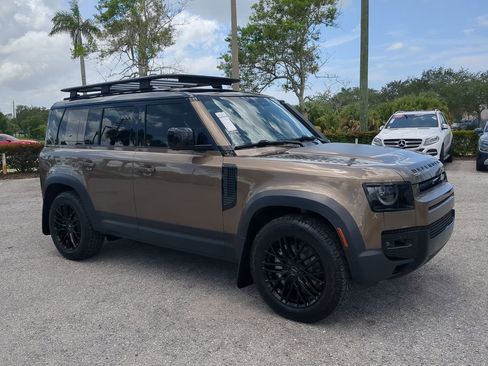 Used 2020 Land Rover Defender 110 First Edition image 2