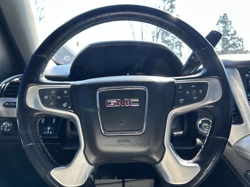 Used 2019 GMC Yukon XL SLT w/ Graphite Performance Edition image 14