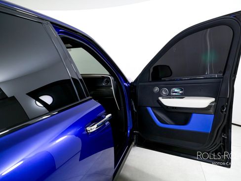 Used 2021 Rolls-Royce Cullinan Black Badge image 29