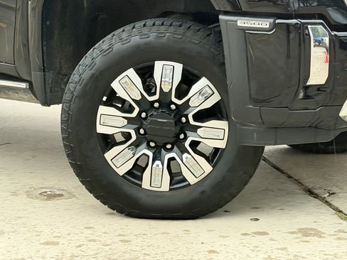 Used 2025 GMC Sierra 3500 Denali w/ Denali Reserve Package AWD/4WD image 3