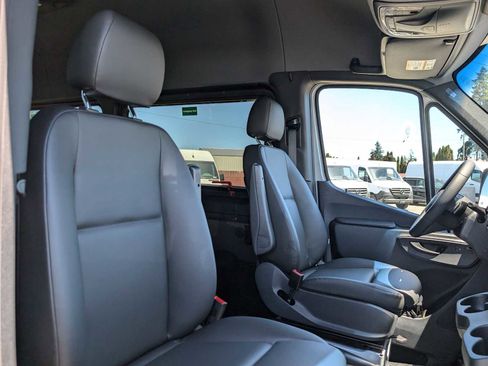 New 2025 Mercedes-Benz Sprinter 2500 image 13