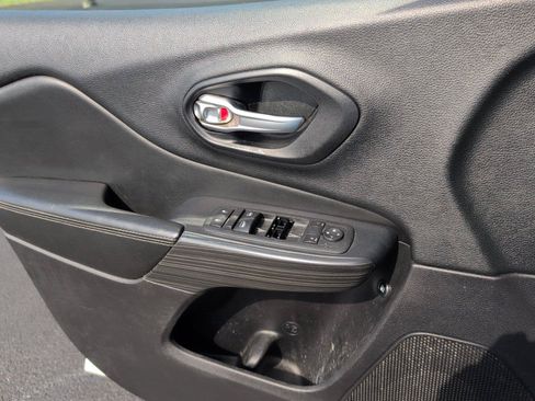 Used 2016 Jeep Cherokee Limited FWD image 15