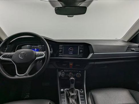 Used 2024 Volkswagen Jetta SE image 23