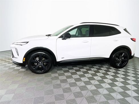 Used 2024 Buick Envision Sport Touring image 4