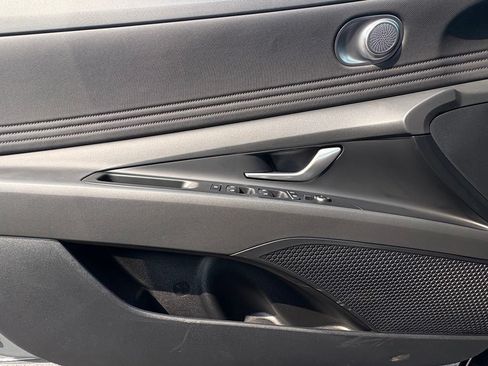 New 2026 Hyundai Elantra Limited FWD image 21