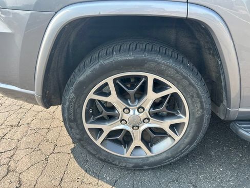 Used 2020 Jeep Grand Cherokee Overland AWD/4WD image 35