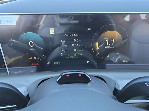 Certified 2025 Hyundai Tucson Limited FWD image 18