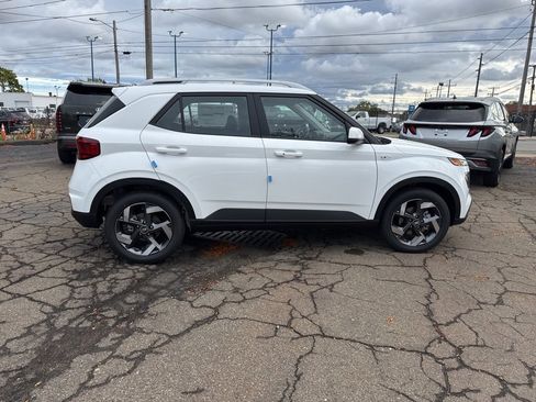 New 2026 Hyundai Venue SEL image 8