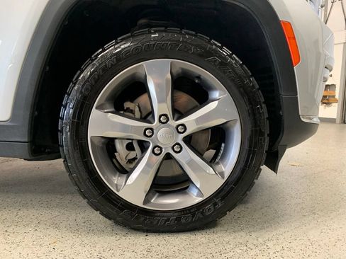 Certified 2021 Jeep Grand Cherokee L Limited RWD image 8