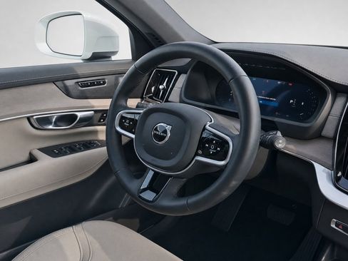 Certified 2026 Volvo XC90 B6 Plus AWD/4WD image 20
