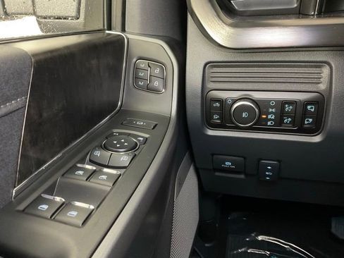 New 2026 Ford F250 Lariat w/ Black Appearance Package image 20