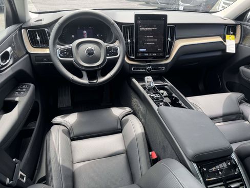 Used 2026 Volvo XC60 B5 Ultra w/ Climate Package AWD/4WD image 2