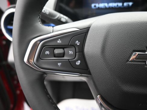 Used 2026 Chevrolet Trax LT w/ Midnight Edition FWD image 12